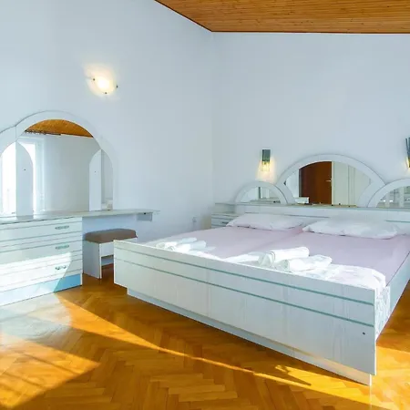 Apartamento 3 Bedroom Amazing In