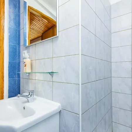 3 Bedroom Amazing In Apartment *